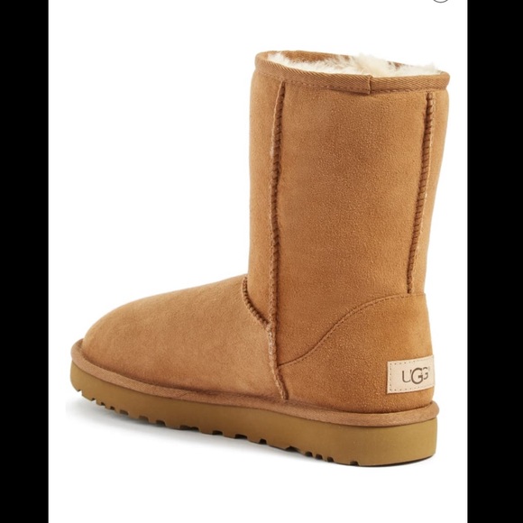 UGG Classic Shearling Lined Short Boot - Picture 2 of 7